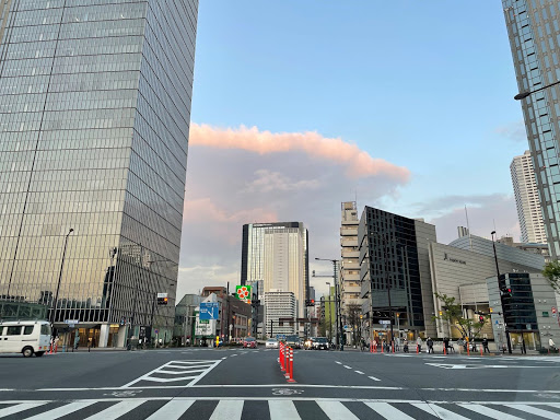 Lái xe vòng quanh Shibuya