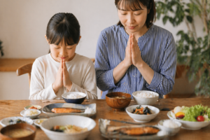 「いただきます」と「ごちそうさま」とは？日本人が食事の前後に言う理由